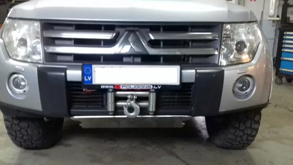 Mitsubishi pajero- установка передней блокировки + лебедки и защиты картера